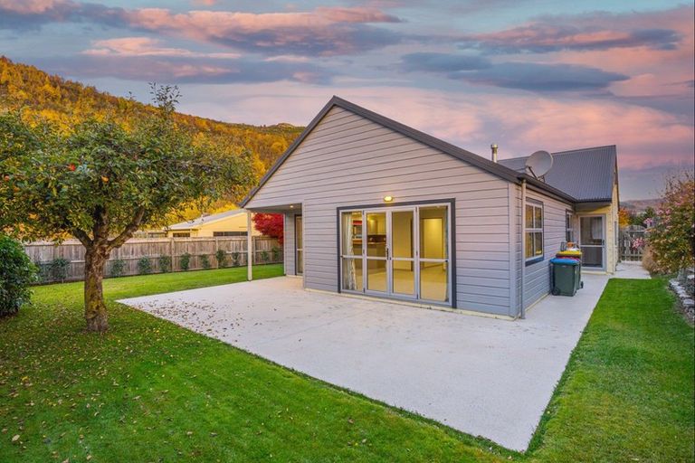 Photo of property in 27 Cornwall Street, Arrowtown, 9302