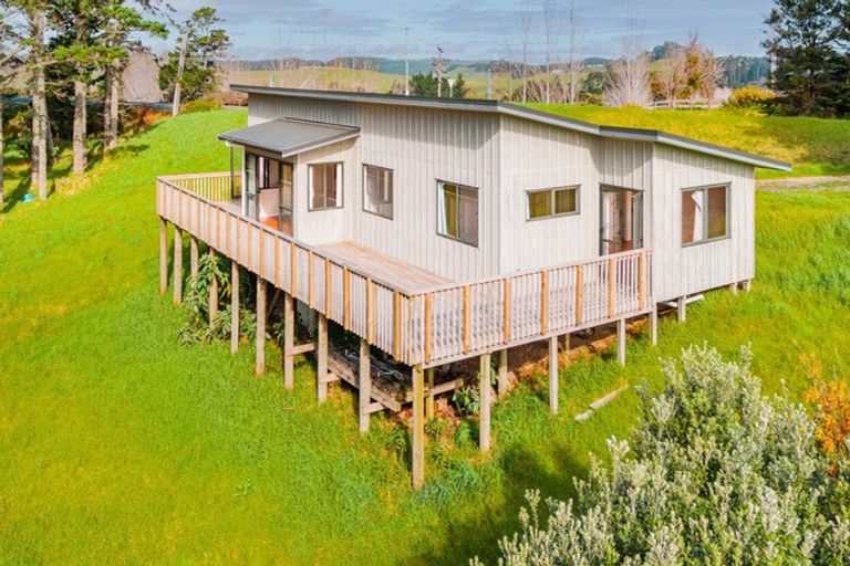 Photo of property in 43 Spur Road, Stillwater, Silverdale, 0993