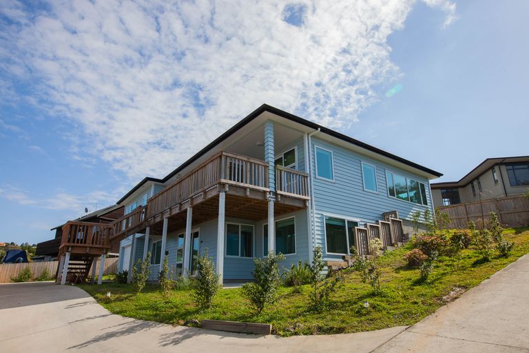 Photo of property in 4b Astrolabe Place, Gulf Harbour, Whangaparaoa, 0930