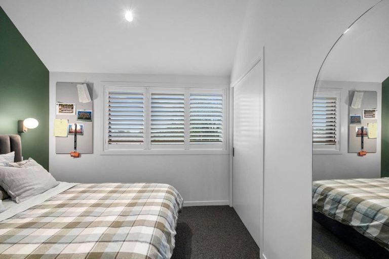 Photo of property in 23 Otakau Road, Milford, Auckland, 0620