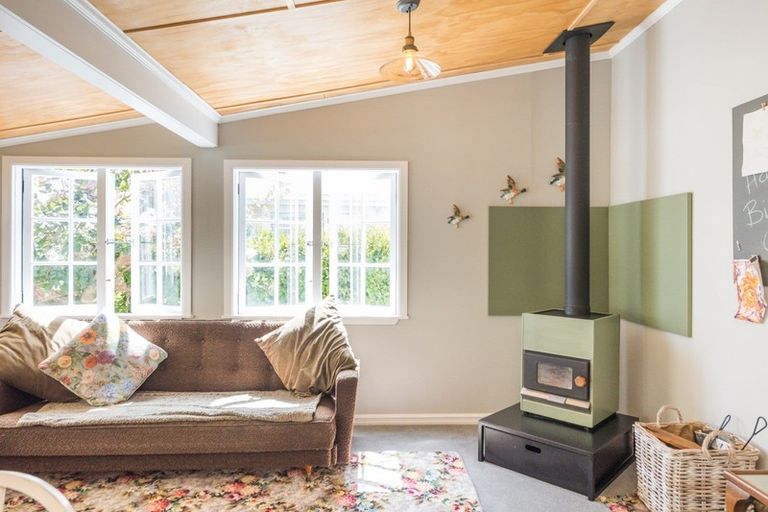 Photo of property in 89 Bridge Street, Bulls, 4818