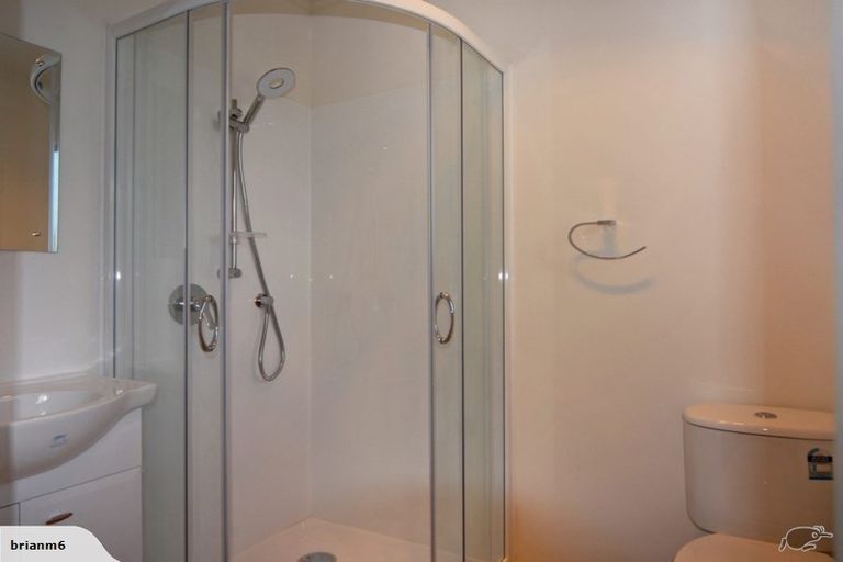 Photo of property in 7a Cheyne Walk, Newlands, Wellington, 6037