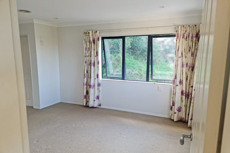 Photo of property in 140 Glanmire Road, Newlands, Wellington, 6037