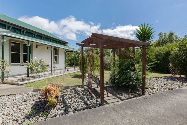 Photo of property in 8 Coulters Line, Kiwitea, Feilding, 4777