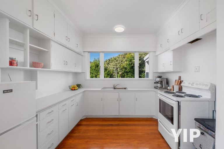 Photo of property in 17 Hollies Crescent, Johnsonville, Wellington, 6037