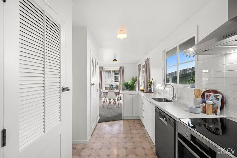 Photo of property in 3 Eastview Grove, Normandale, Lower Hutt, 5010