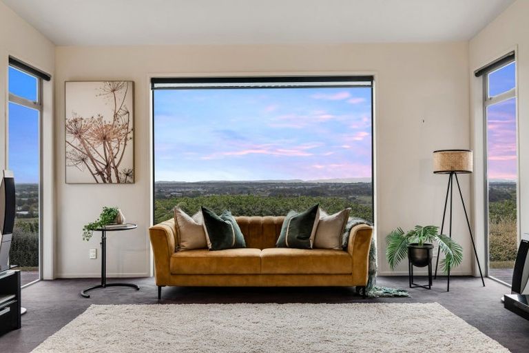 Photo of property in 47 Harry Dreadon Road, Opaheke, Papakura, 2584