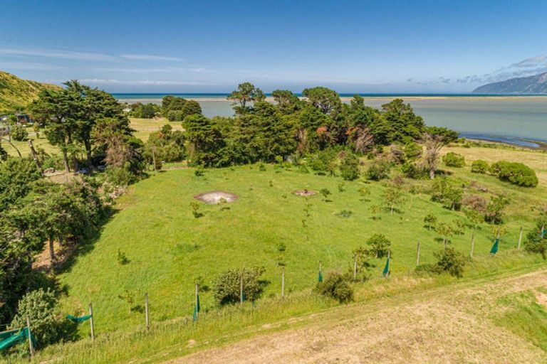 Photo of property in 97 Lake Ferry Road, Lake Ferry, Featherston, 5772