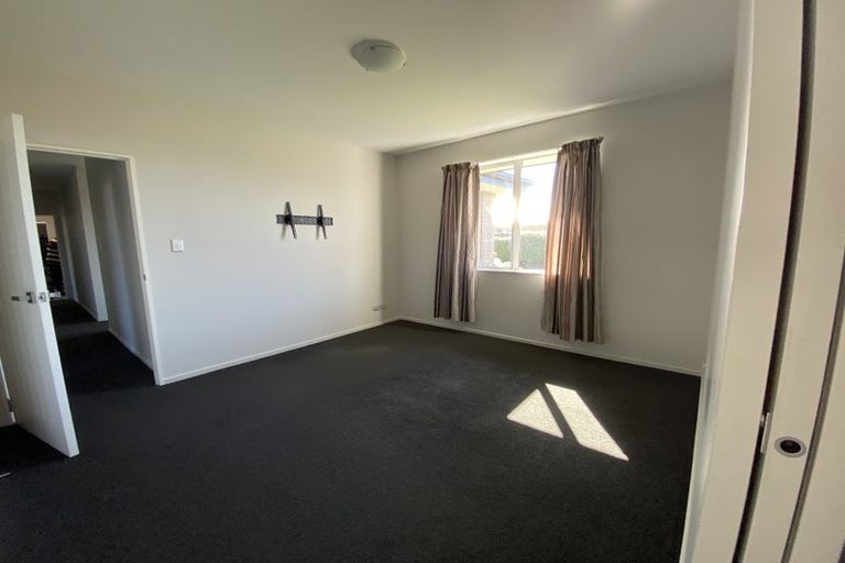 Photo of property in 86 Shillingford Boulevard, Rolleston, 7615
