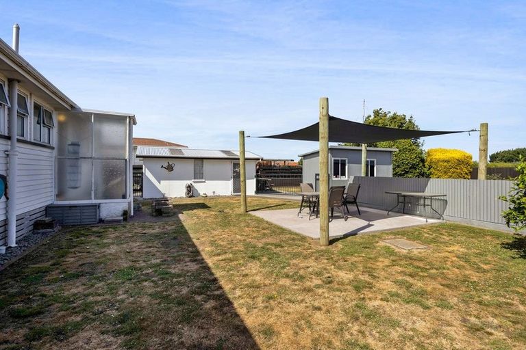 Photo of property in 14 Buchanan Place, Hawera, 4610