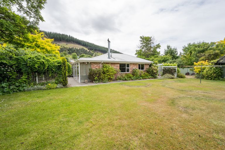 Photo of property in 35 Hazlett Street, Clyde, 9330