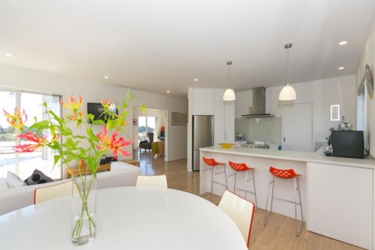 Photo of property in 17 Links Drive, Waiwhakaiho, New Plymouth, 4312