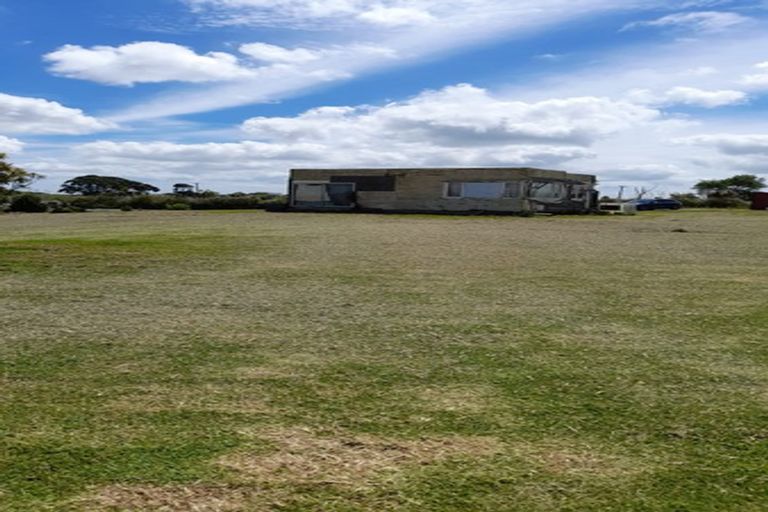 Photo of property in 341 Gallie Road, Matakohe, 0594