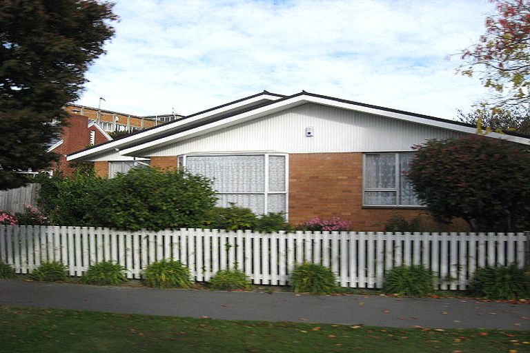 Photo of property in 9 Newbridge Place, Ilam, Christchurch, 8041