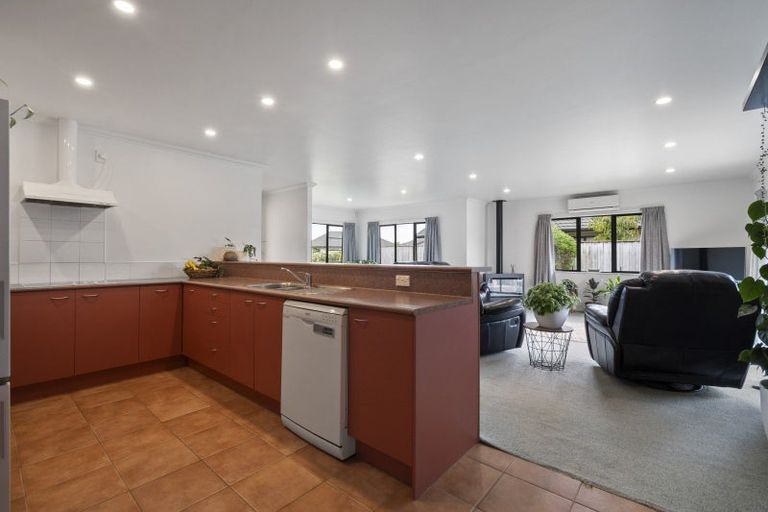 Photo of property in 6 Brookside Close, Highbury, Palmerston North, 4412