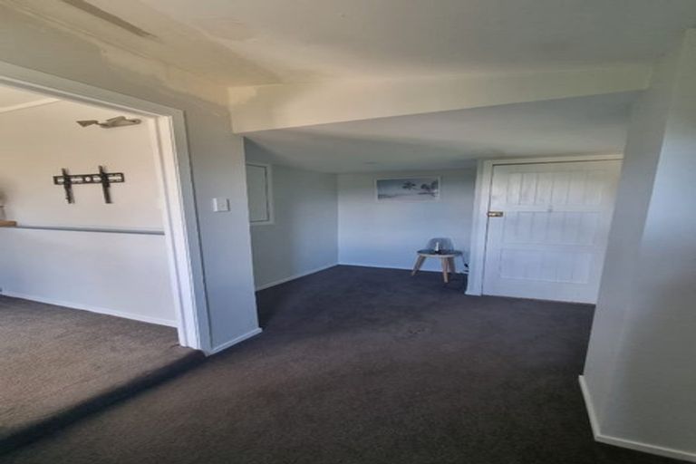 Photo of property in 20 Bay Lair Grove, Island Bay, Wellington, 6023