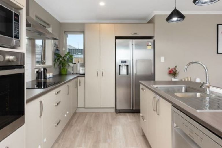 Photo of property in 14 Watene Way, Welcome Bay, Tauranga, 3112