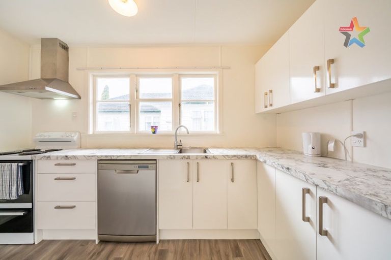 Photo of property in 43 Russell Road, Wainuiomata, Lower Hutt, 5014