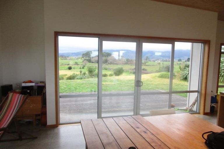 Photo of property in 29 Sandown Road, Te Horo Beach, Otaki, 5581