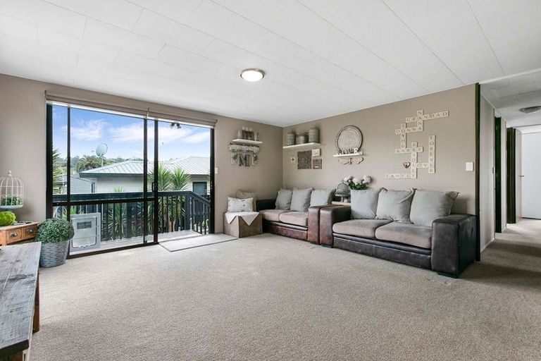 Photo of property in 1/26 Kamara Road, Glen Eden, Auckland, 0602