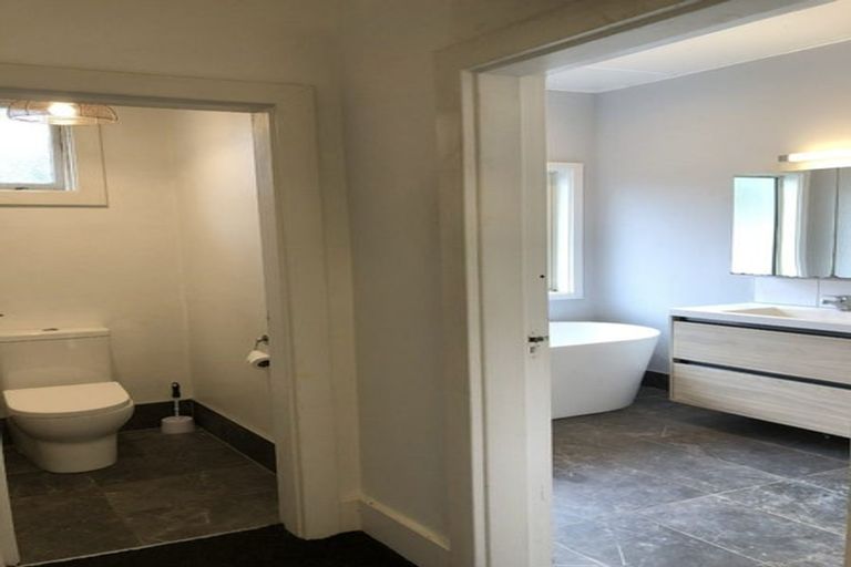 Photo of property in 98 Kahu Road, Fendalton, Christchurch, 8041