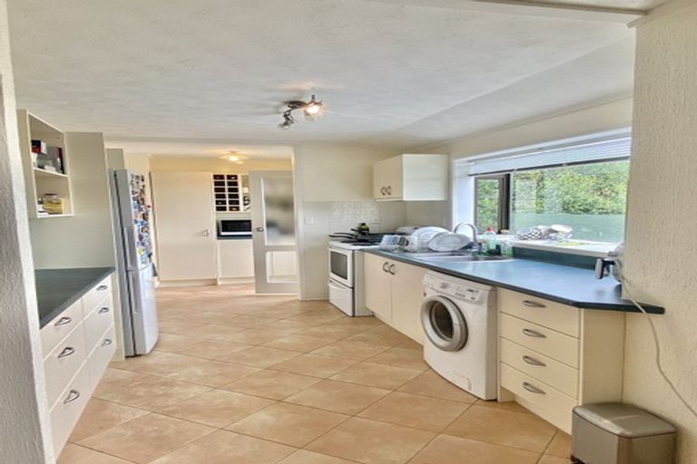 Photo of property in 102 Stapleford Crescent, Browns Bay, Auckland, 0630