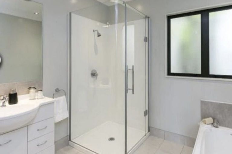 Photo of property in 16 View Road, Titahi Bay, Porirua, 5022