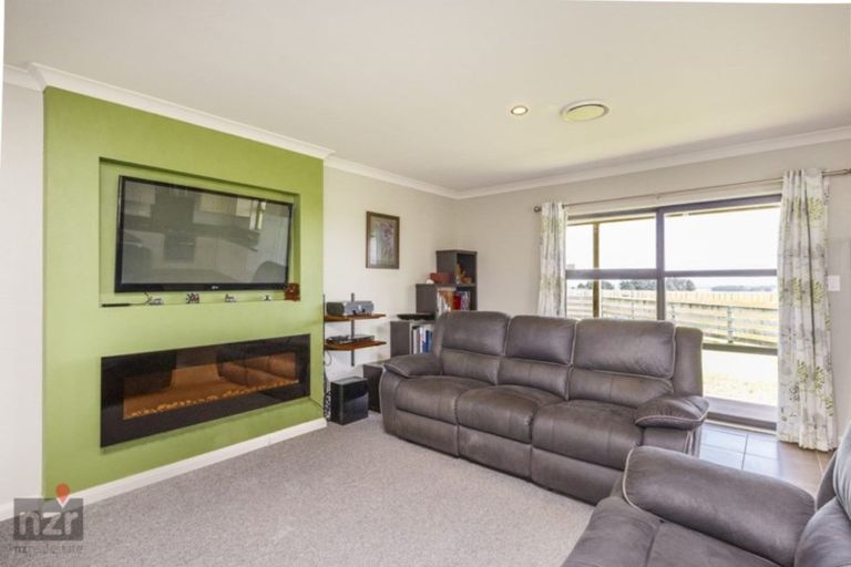 Photo of property in 1107 Taonui Road, Colyton, Feilding, 4775