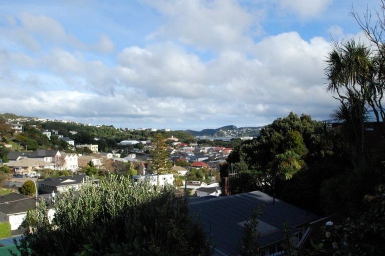 Photo of property in 52 Tio Tio Road, Miramar, Wellington, 6022