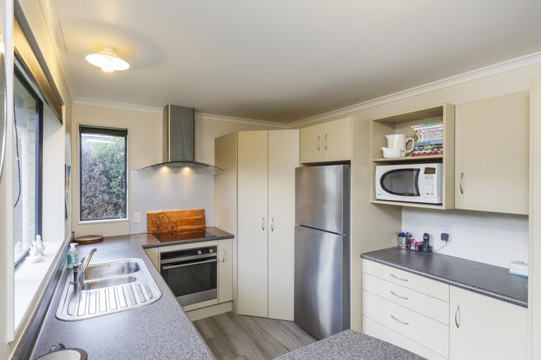 Photo of property in 25 Boston Parade, Kelvin Grove, Palmerston North, 4414