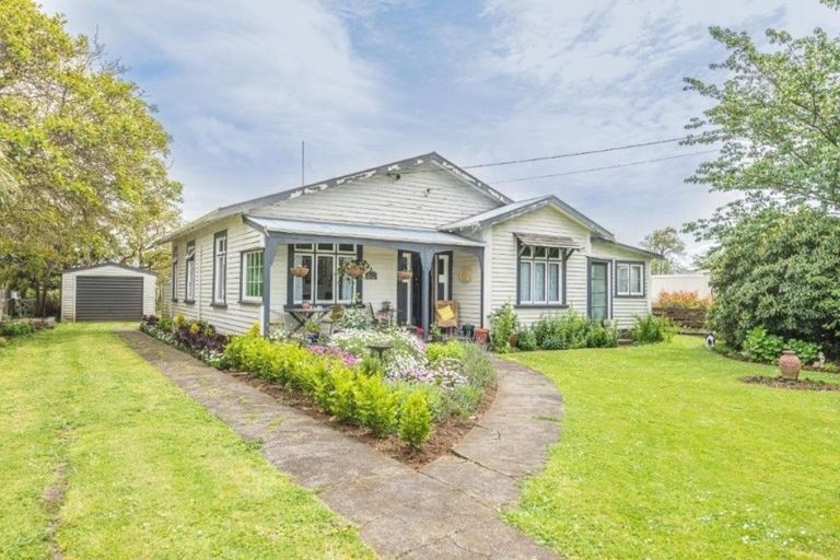 Photo of property in 11 Bear Street, Waverley, 4510