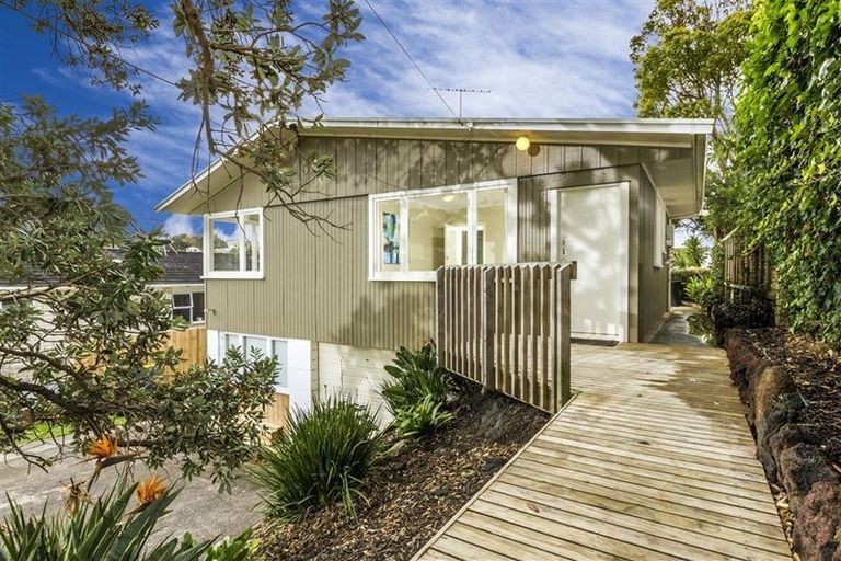 Photo of property in 1/15 Beulah Avenue, Rothesay Bay, Auckland, 0630