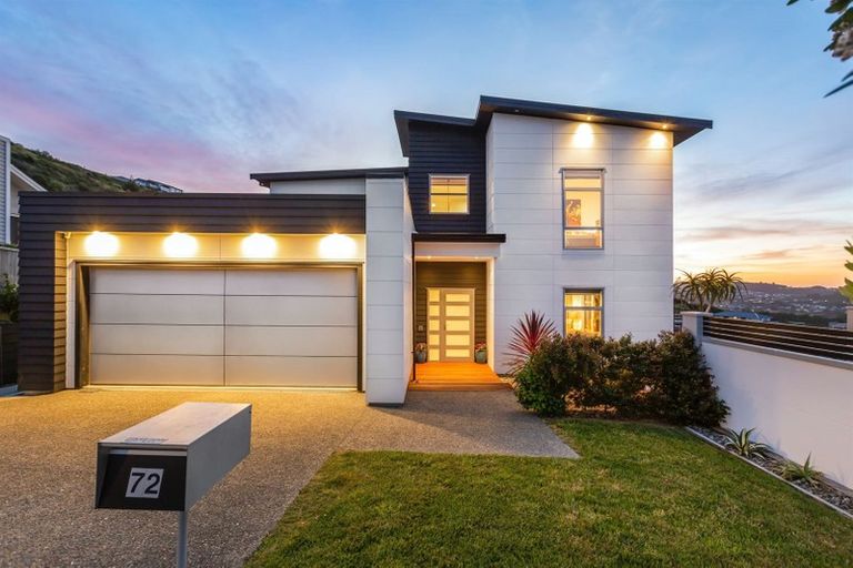 Photo of property in 72 Endeavour Drive, Whitby, Porirua, 5024