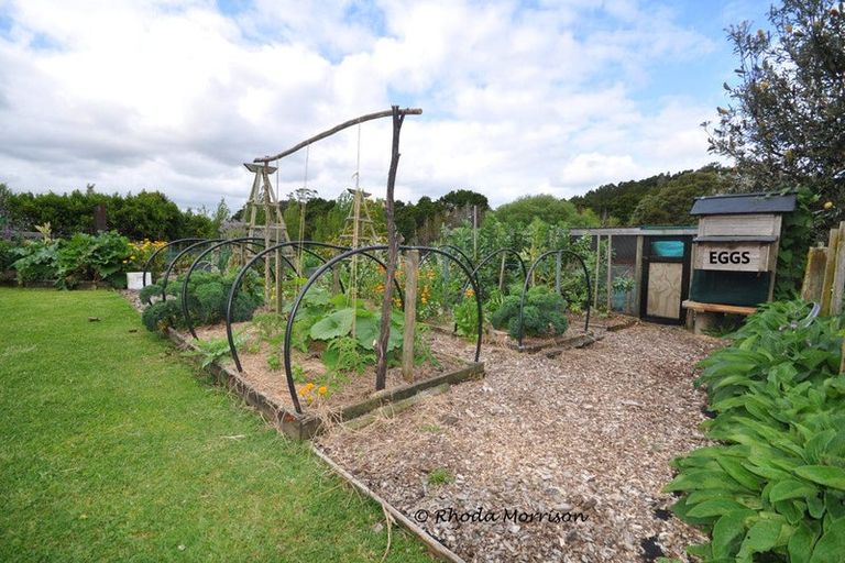 Photo of property in 43 Pahi Road, Paparoa, 0571