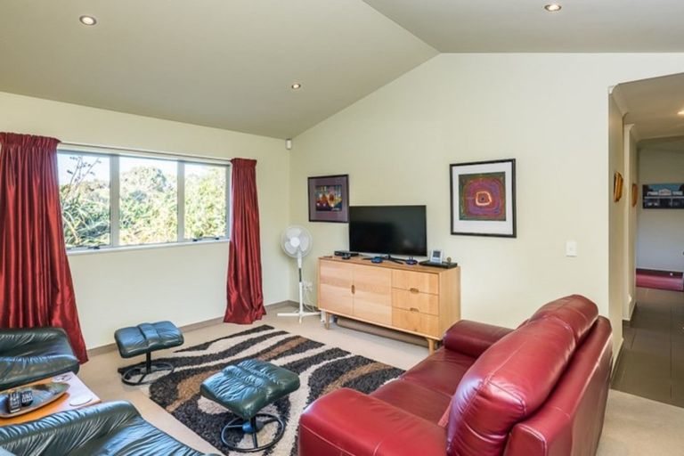 Photo of property in 25 Sams Way, Raumati South, Paraparaumu, 5032