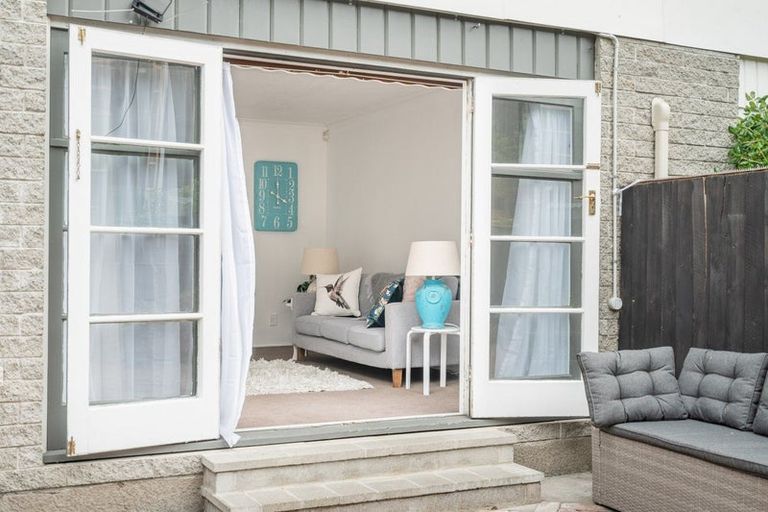 Photo of property in 2/53 Mathesons Road, Phillipstown, Christchurch, 8011