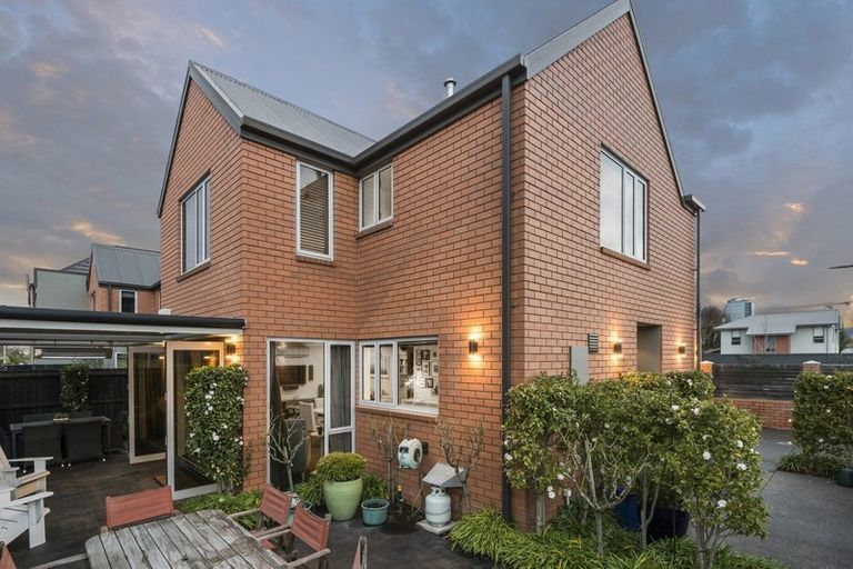 Photo of property in 16 Gracefield Avenue, Christchurch Central, Christchurch, 8013