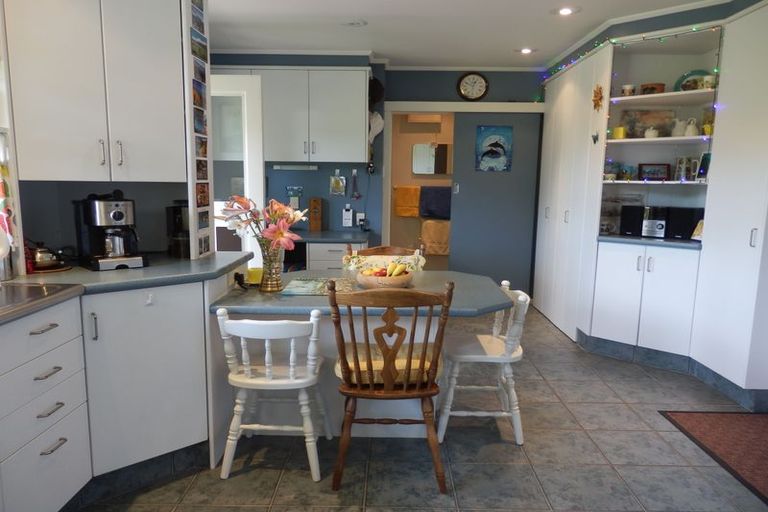 Photo of property in 82 Point Bush Road, Waimate, 7979