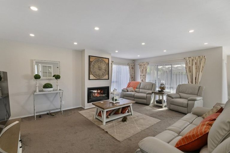 Photo of property in 10 Lorna Irene Drive, Raumati South, Paraparaumu, 5032