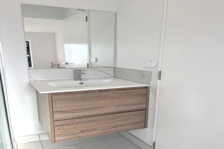 Photo of property in 4b Moana Grove, Waiwhetu, Lower Hutt, 5010