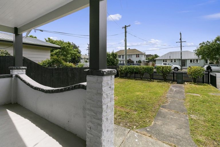 Photo of property in 135 Whites Line East, Waiwhetu, Lower Hutt, 5010