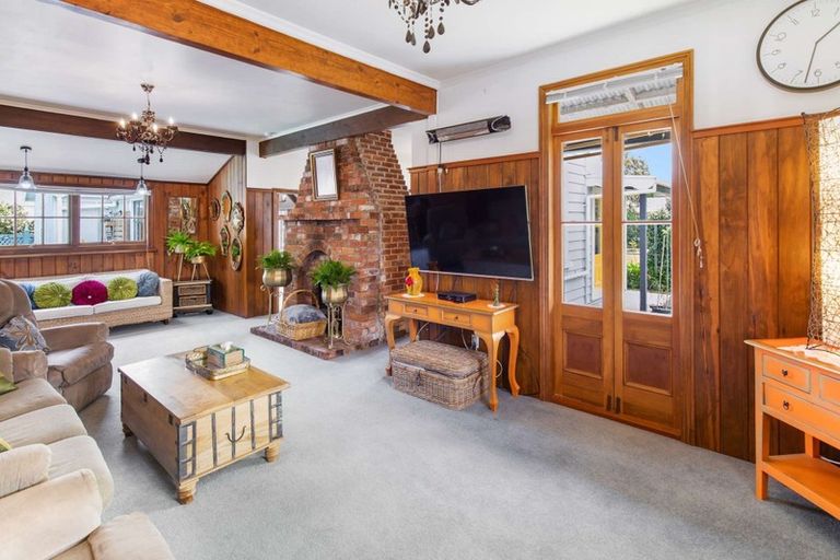 Photo of property in 15 Daniell Street, Bulls, 4818