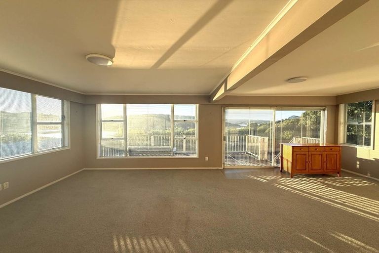 Photo of property in 6 Ayr Place, Papakowhai, Porirua, 5024
