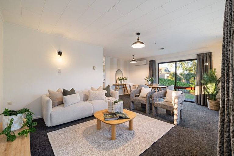 Photo of property in 32 Redwood Grove, Hokowhitu, Palmerston North, 4410