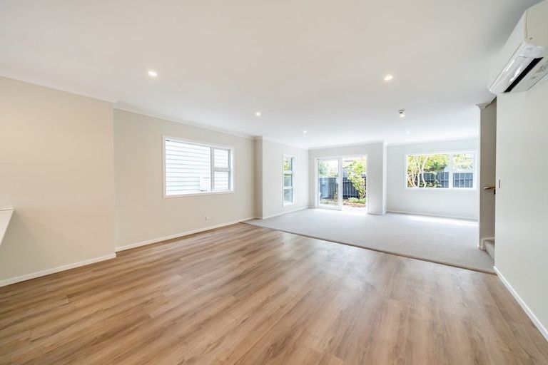 Photo of property in 70b Heretaunga Square, Silverstream, Upper Hutt, 5019