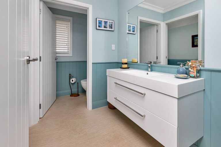 Photo of property in 2 Cayman Court, One Tree Point, 0118