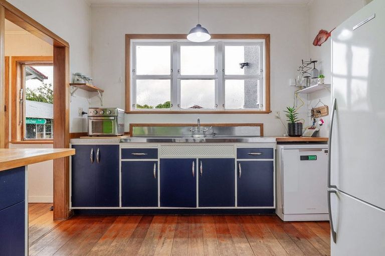 Photo of property in 12 Carthew Street, Feilding, 4702