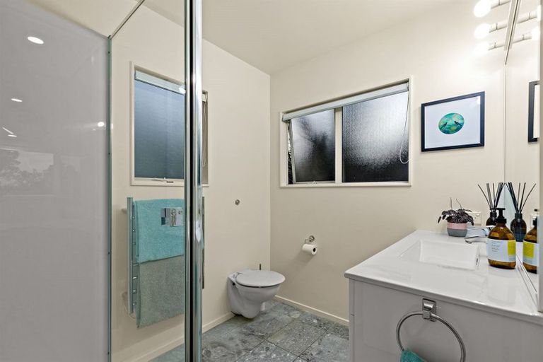 Photo of property in 1/7 Sharon Road, Waiake, Auckland, 0630