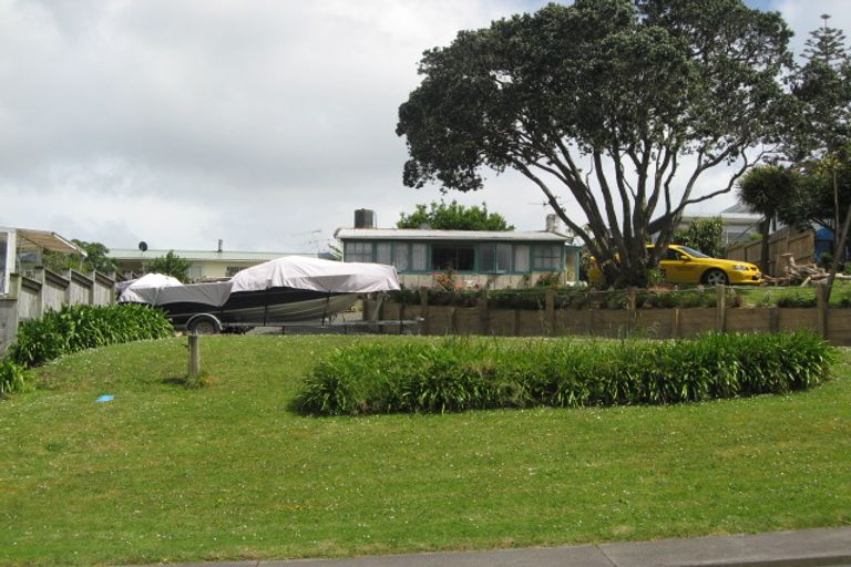 Photo of property in 880 Whangaparaoa Road, Manly, Whangaparaoa, 0930