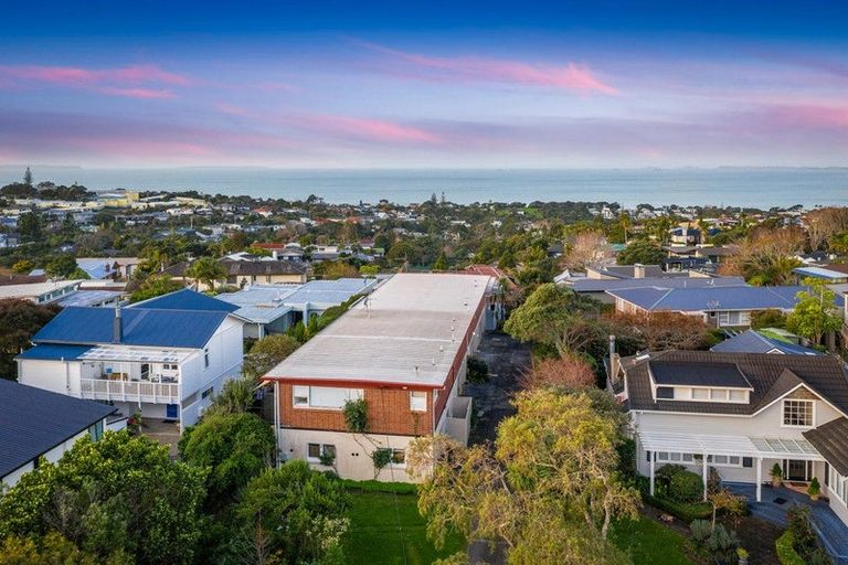 Photo of property in 3/5 Braemar Road, Castor Bay, Auckland, 0620